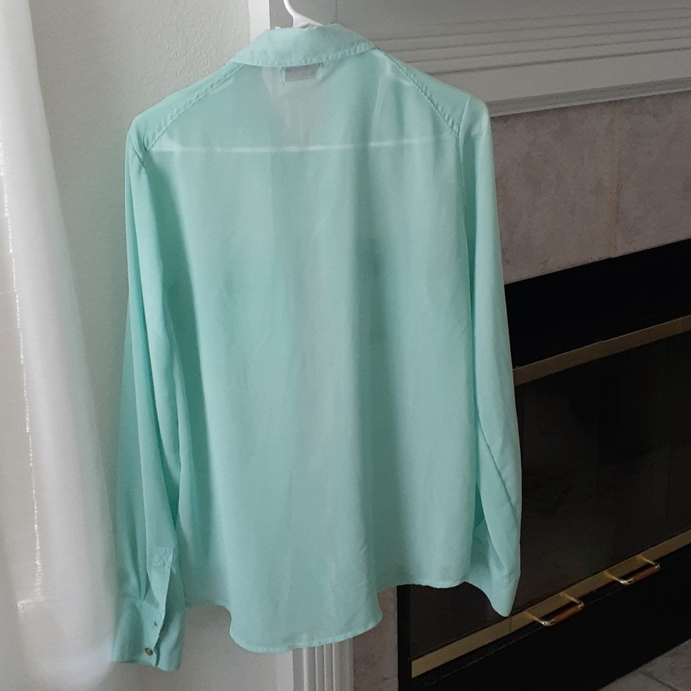 Shirt - Picture 5 of 6